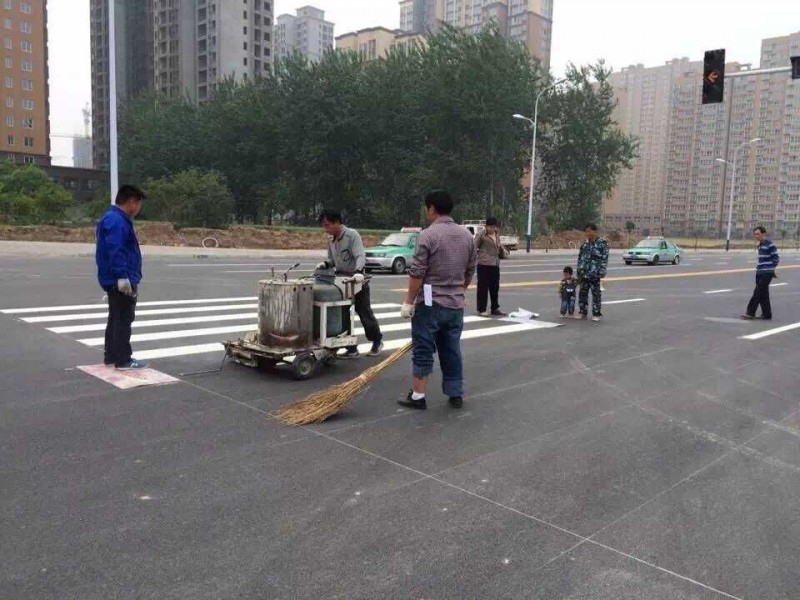 河南開封停車場劃線|開封道路劃線|開封熱熔劃線|開封冷噴標線