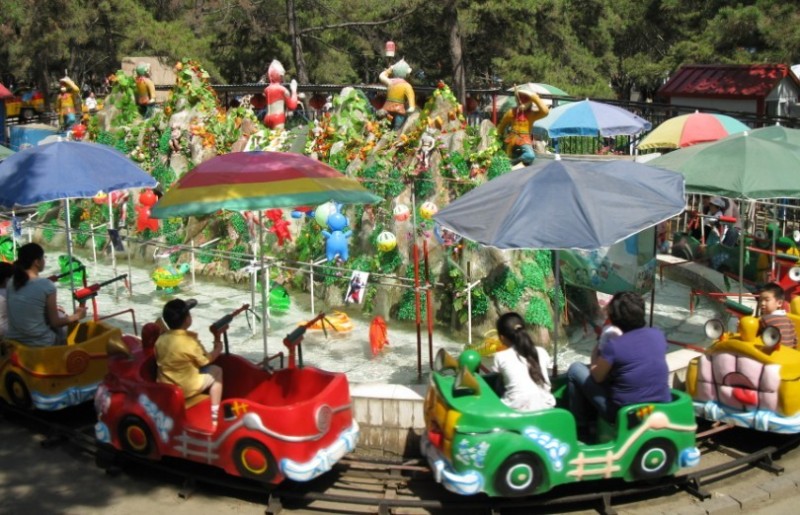 夏季公園玩水項(xiàng)目水陸戰(zhàn)車游樂設(shè)備SLZC廠家直銷團(tuán)購價(jià)